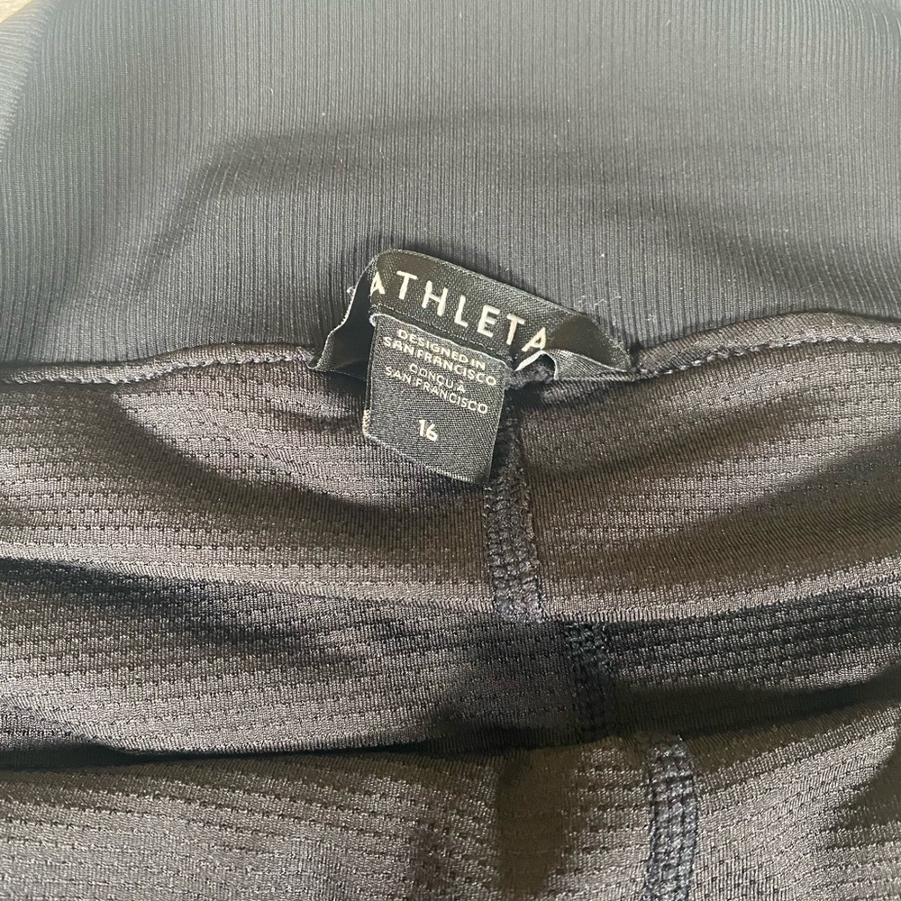 Athleta Black Skort Skirt Black Zip Pocket Size 16 - Picture 3 of 8